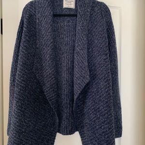 Abercrombie & Fitch blue cardigan